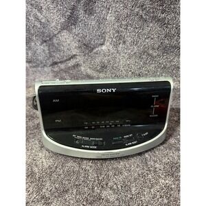 SONY Dream Machine Large Display Clock AM/FM Radio Dual Alarm ICF-C492 green LED